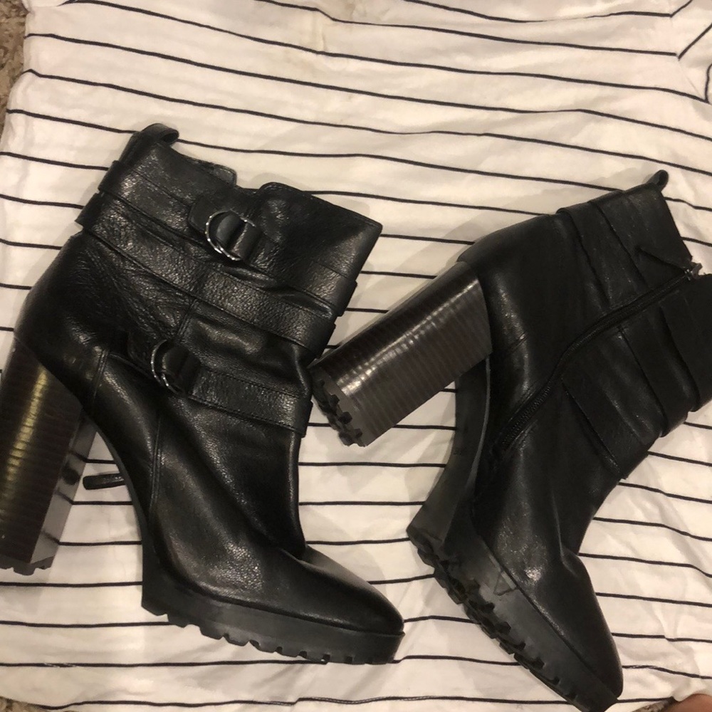 Black heeled boots